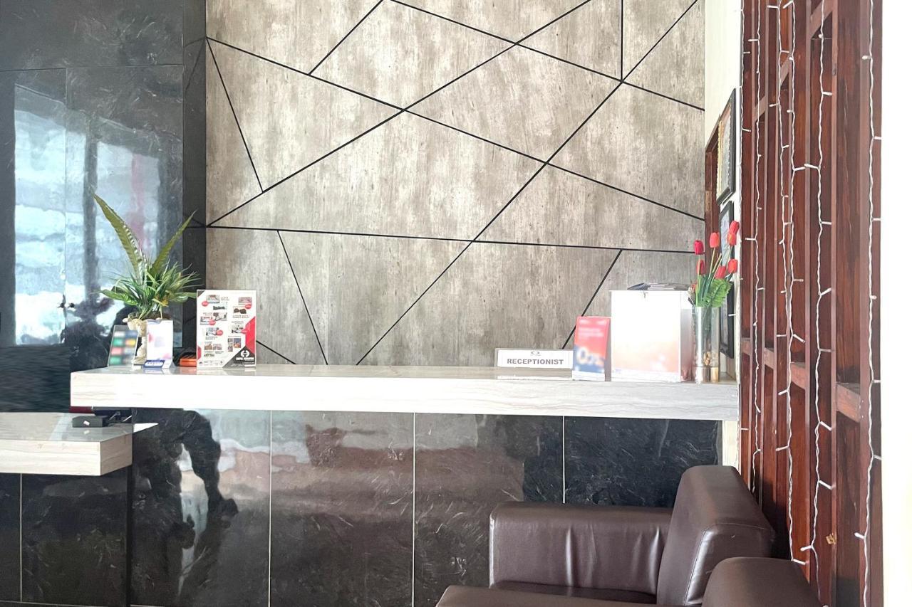 Urbanview Hotel Harapan Palopo Ngoại thất bức ảnh